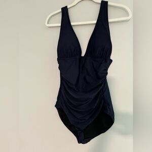J.Crew Re-Imagined Ruched One-Piece Swimsuit – Navy, Size 8, flattering suit